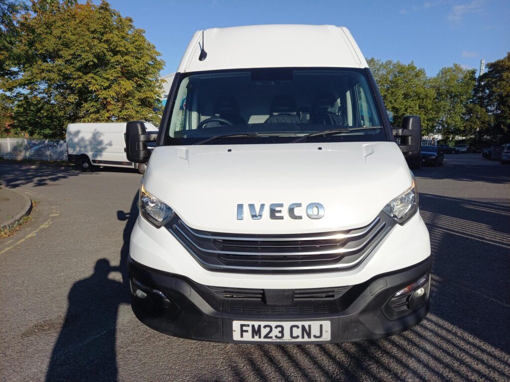 Iveco Daily 2.3D HPI 14V Business 35S 4100 Panel Van 5dr Diesel HiMatic LWB H2 Euro 6 (s/s) (136 ps)