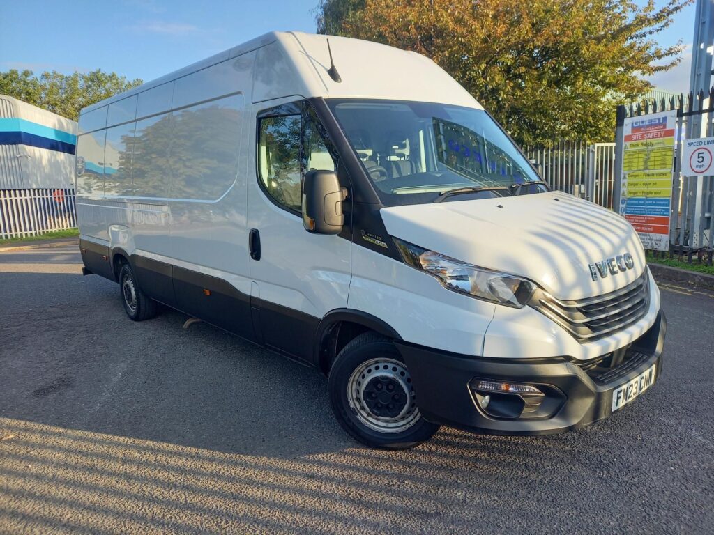 Iveco Daily 2.3D HPI 14V Business 35S 4100 Panel Van 5dr Diesel HiMatic LWB H2 Euro 6 (s/s) (136 ps)