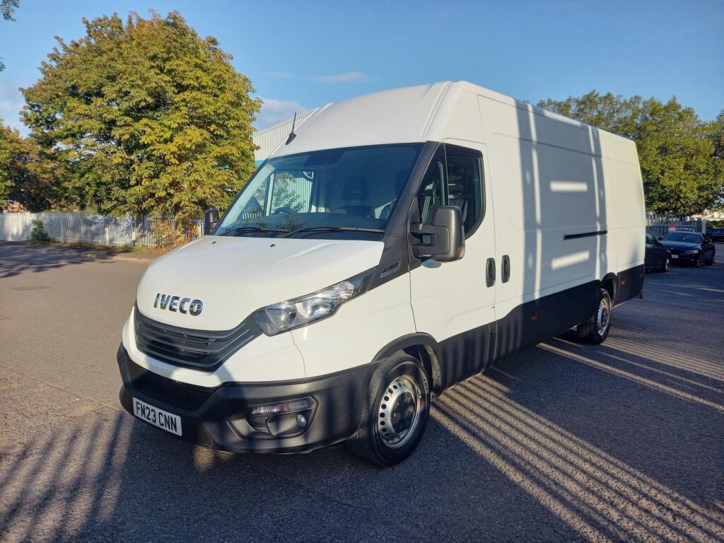 Iveco Daily 2.3D HPI 14V Business 35S 4100 Panel Van 5dr Diesel HiMatic LWB H2 Euro 6 (s/s) (136 ps)