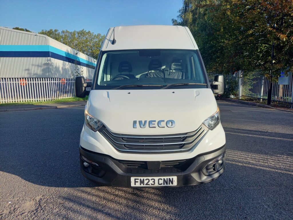 Iveco Daily 2.3D HPI 14V Business 35S 4100 Panel Van 5dr Diesel HiMatic LWB H2 Euro 6 (s/s) (136 ps)