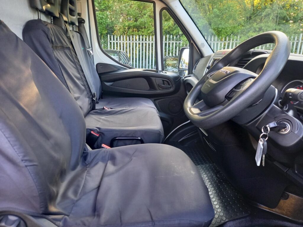 Iveco Daily 2.3D HPI 14V Business 35S 4100 Panel Van 5dr Diesel HiMatic LWB H2 Euro 6 (s/s) (136 ps)