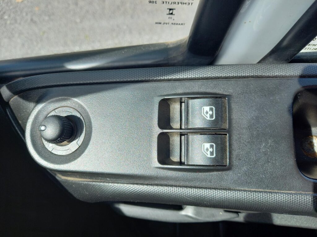 Iveco Daily 2.3D HPI 14V Business 35C 3450 Tipper 2dr Diesel Manual L2 Euro 6 (s/s) (DRW) (136 ps)