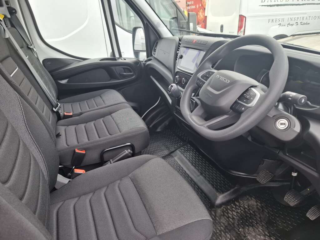 Iveco Daily 35S14V LWB High Roof 12m³ (Circa 3.5m Int. Load Length)