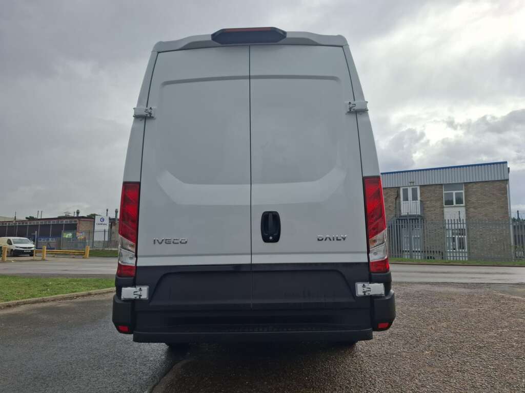 Iveco Daily 35S14V LWB High Roof 12m³ (Circa 3.5m Int. Load Length)