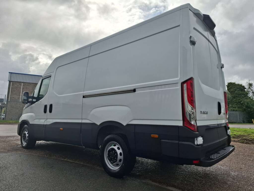 Iveco Daily 35S14V LWB High Roof 12m³ (Circa 3.5m Int. Load Length)