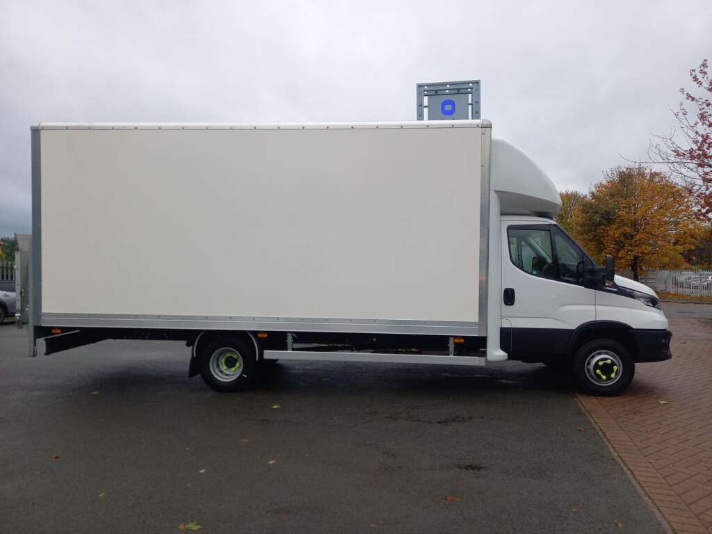 Iveco Daily 72C18 180HP Hi Matic 4750WB Luton Box