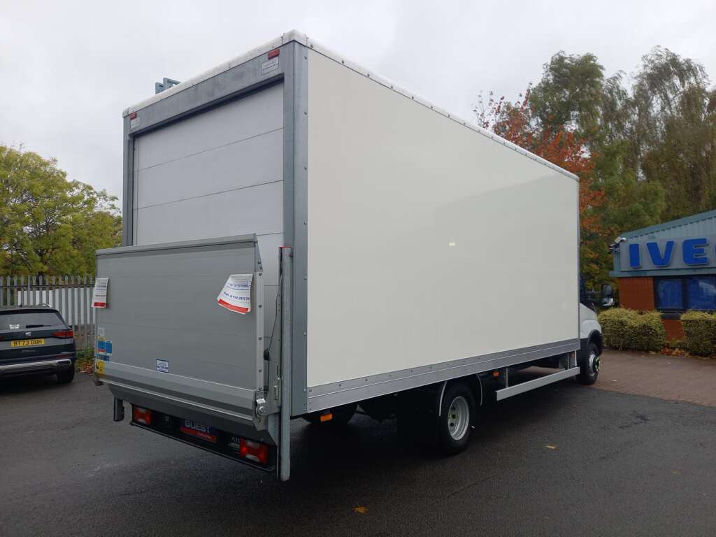 Iveco Daily 72C18 180HP Hi Matic 4750WB Luton Box