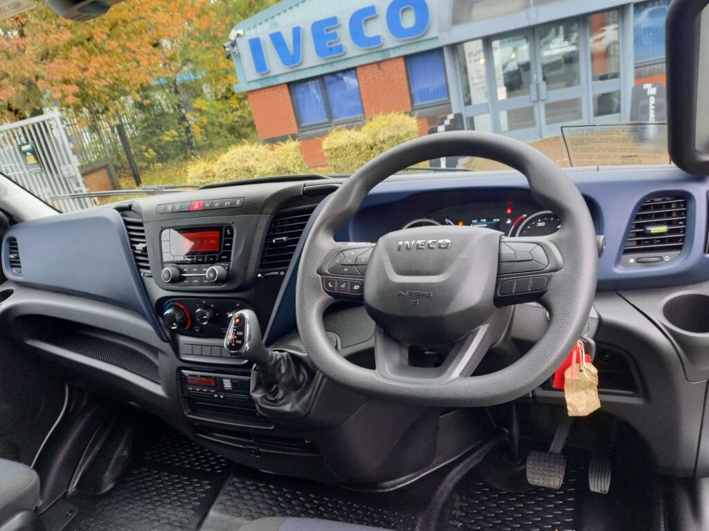 Iveco Daily 72C18 180HP Hi Matic 4750WB Luton Box