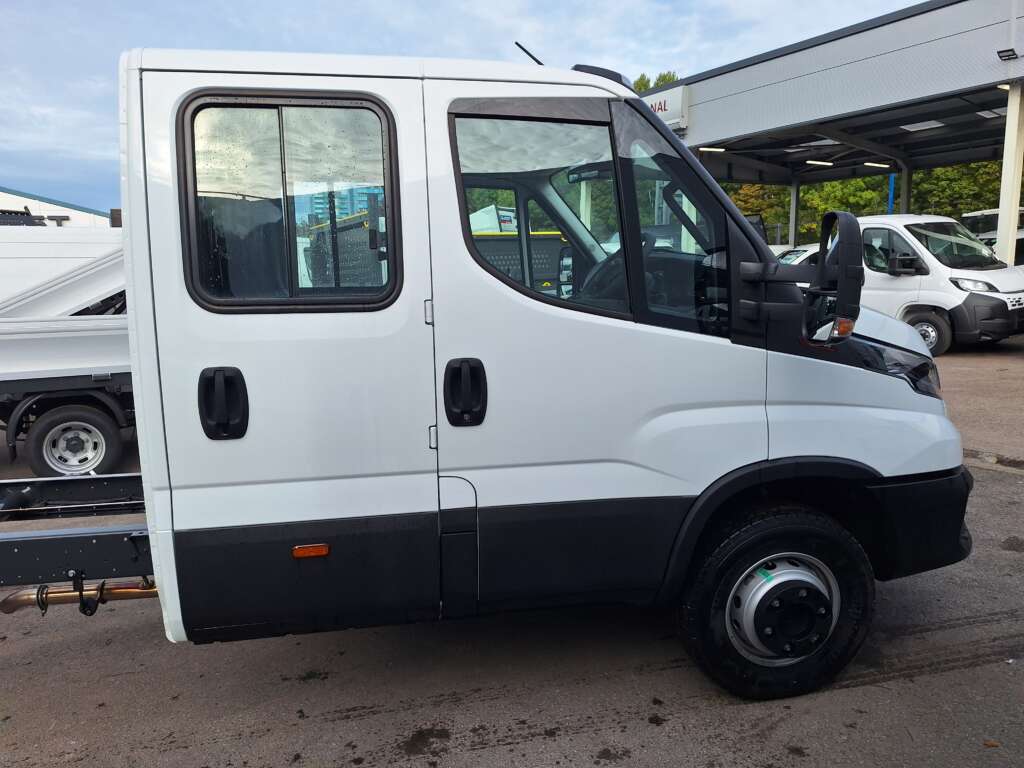 Iveco Daily 70C18 5100mm Crew Cab Chassis (Circa 6.2m Body ext.)