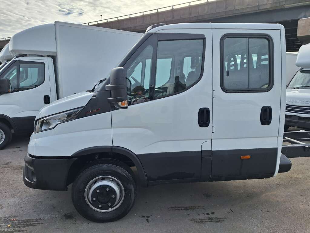 Iveco Daily 70C18 5100mm Crew Cab Chassis (Circa 6.2m Body ext.)