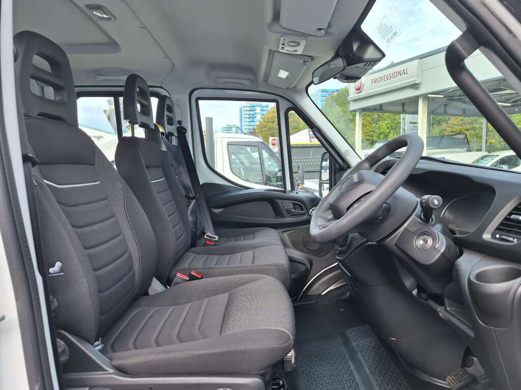 Iveco Daily 70C18 5100mm Crew Cab Chassis (Circa 6.2m Body ext.)