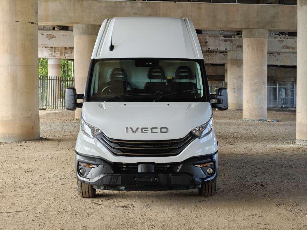 Iveco Daily 35S16BA8V XLWB Extra High Roof 18m³ (Circa 4.6m Int. Load Length)