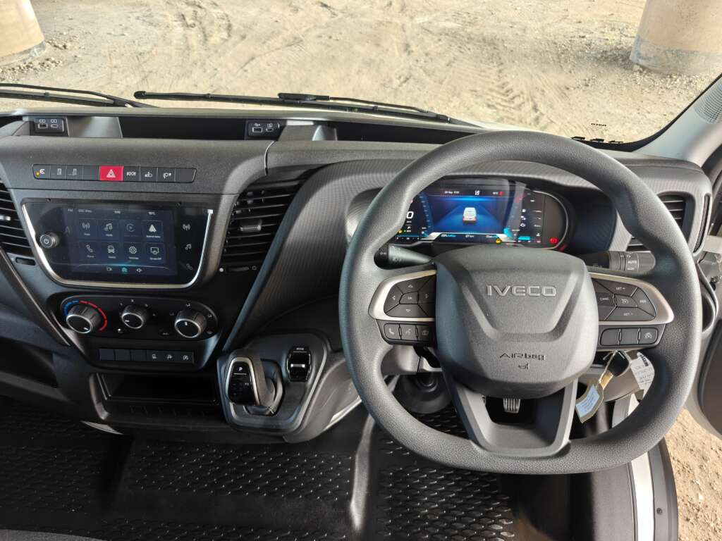 Iveco Daily 35S16BA8V XLWB Extra High Roof 18m³ (Circa 4.6m Int. Load Length)