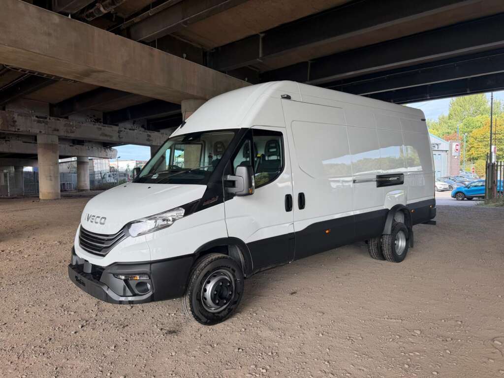 Iveco Daily 70C18HA8V XLWB Extra High Roof 18m³ (Circa 4.6m Int. Load Length)