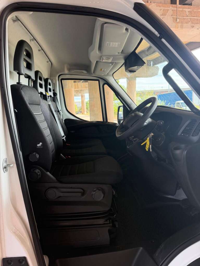 Iveco Daily 70C18HA8V XLWB Extra High Roof 18m³ (Circa 4.6m Int. Load Length)