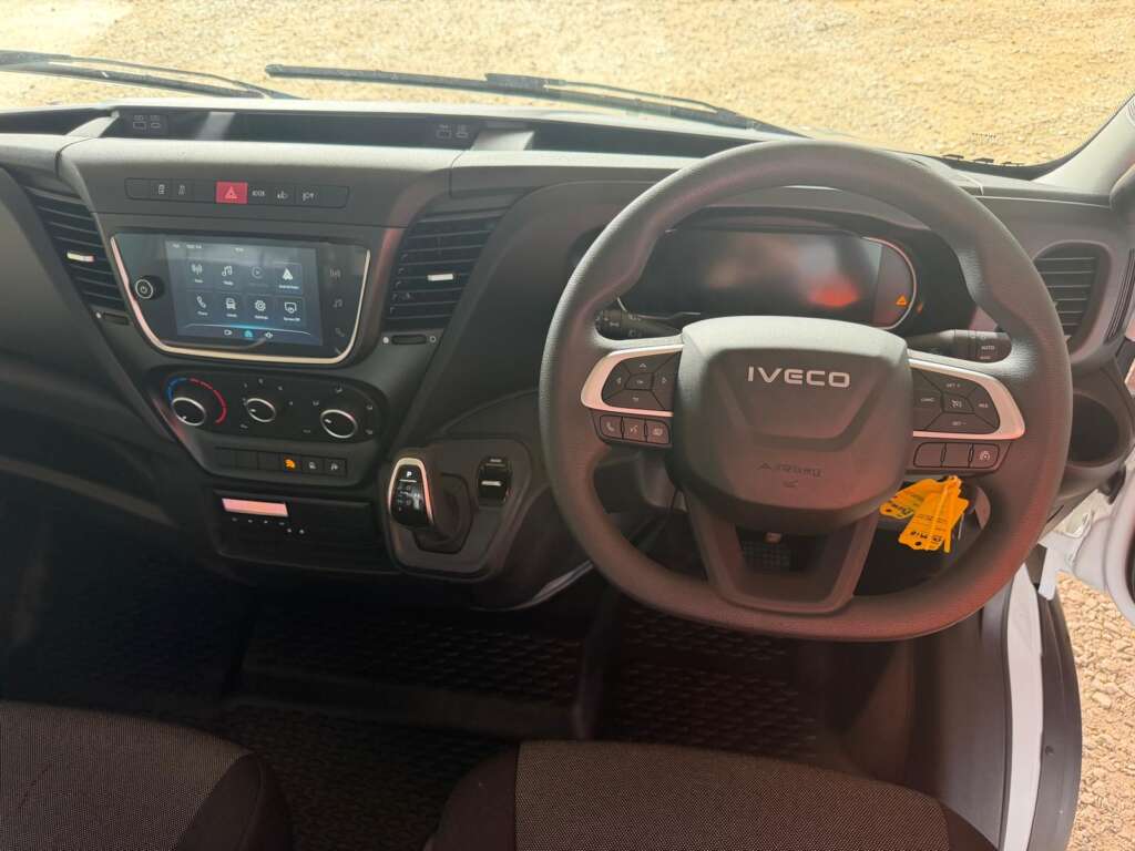Iveco Daily 70C18HA8V XLWB Extra High Roof 18m³ (Circa 4.6m Int. Load Length)