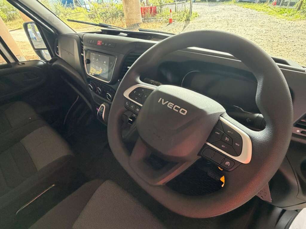 Iveco Daily 70C18HA8V XLWB Extra High Roof 18m³ (Circa 4.6m Int. Load Length)